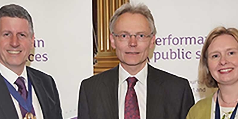 Russell Frith receives award